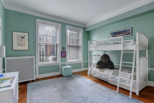 6 East Scott Street, Unit 6 Chicago, IL 60610 - Photo 13 of 25 a room with furniture and a window
