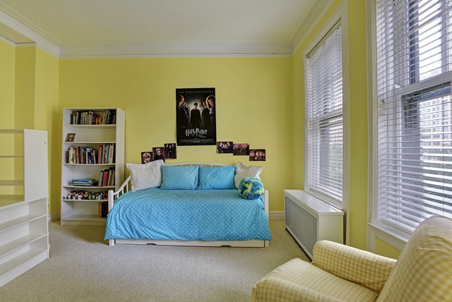 6 East Scott Street, Unit 6 Chicago, IL 60610 - Photo 15 of 25 a living room with furniture and a window