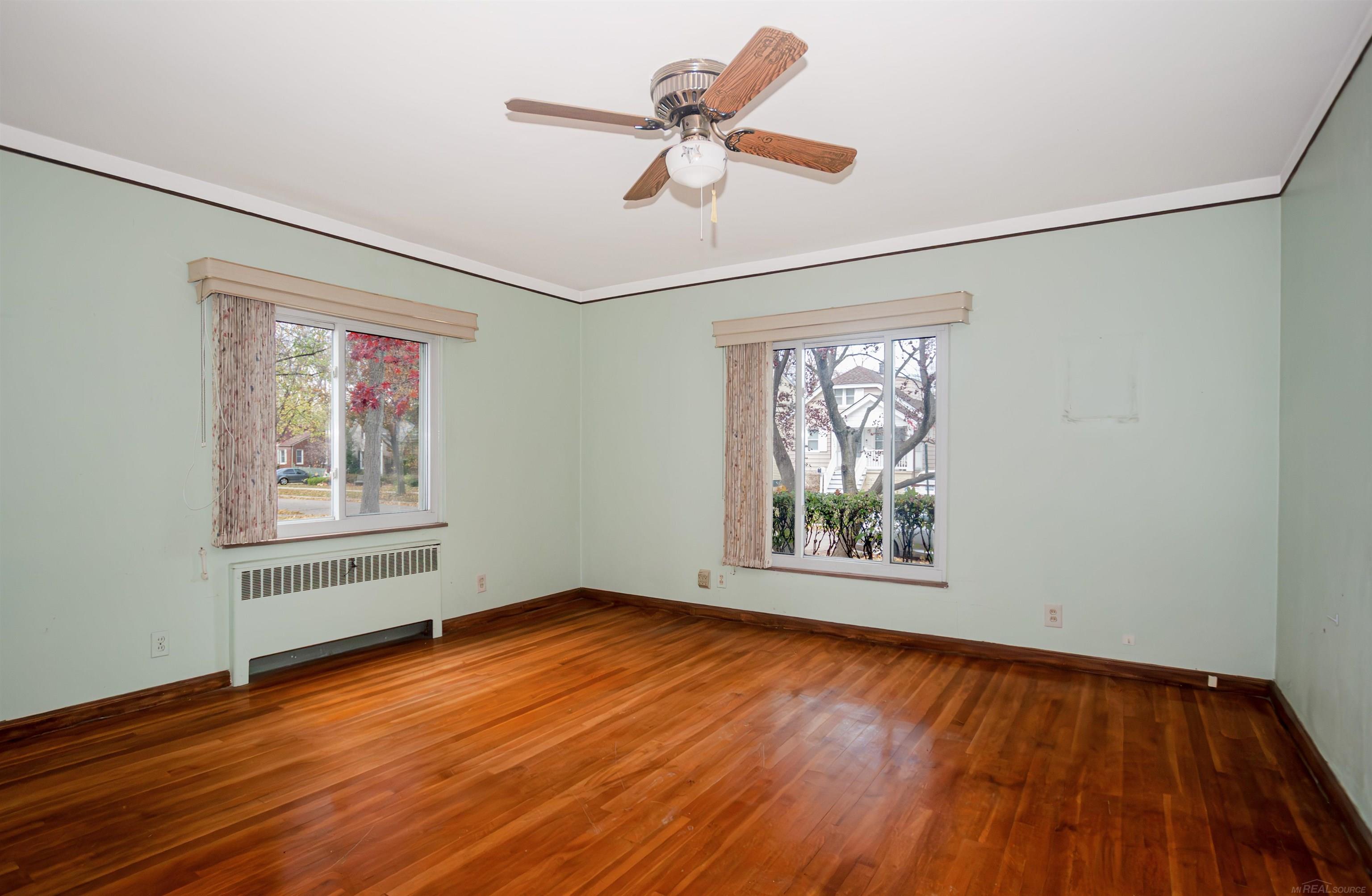 2039 Hampton Road Grosse Pointe Woods, MI 48236 - Photo 12 of 31