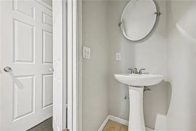 $350,000 | 2900 East Red Bridge Road, Kansas City, MO 64137