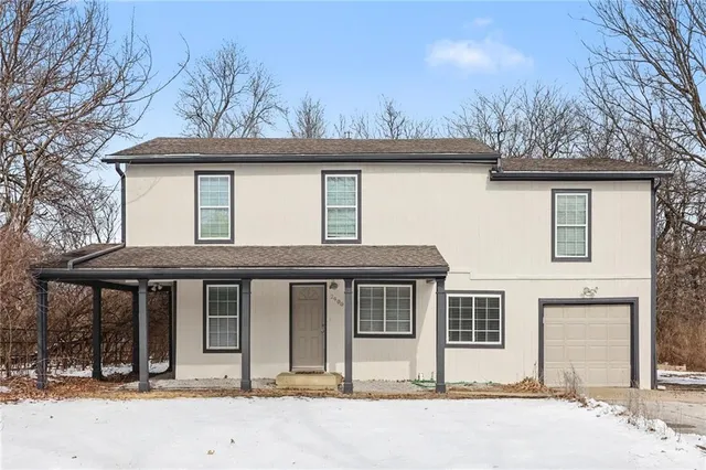 $350,000 | 2900 East Red Bridge Road, Kansas City, MO 64137