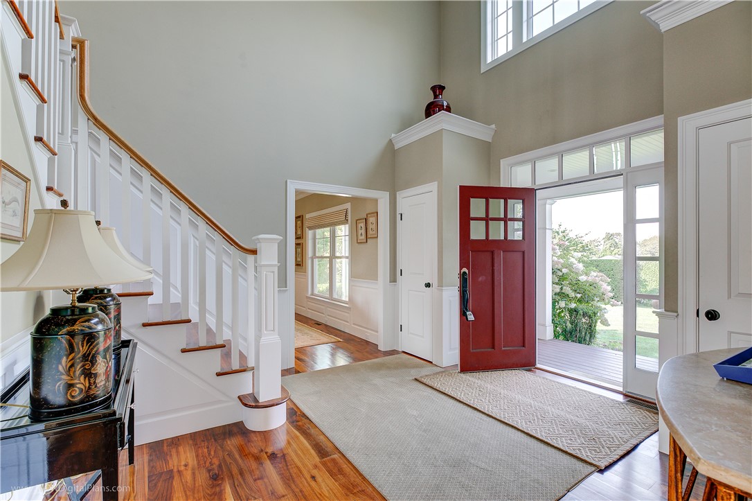 2 Faxon Green Newport, RI 02840 - Photo 3 of 30 entry way