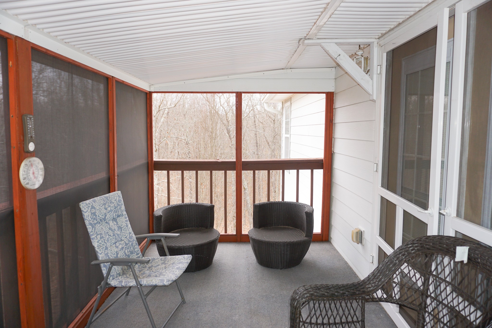 488 Meyers Road Altamont, TN 37301 - Photo 22 of 32 a living room with furniture and a window