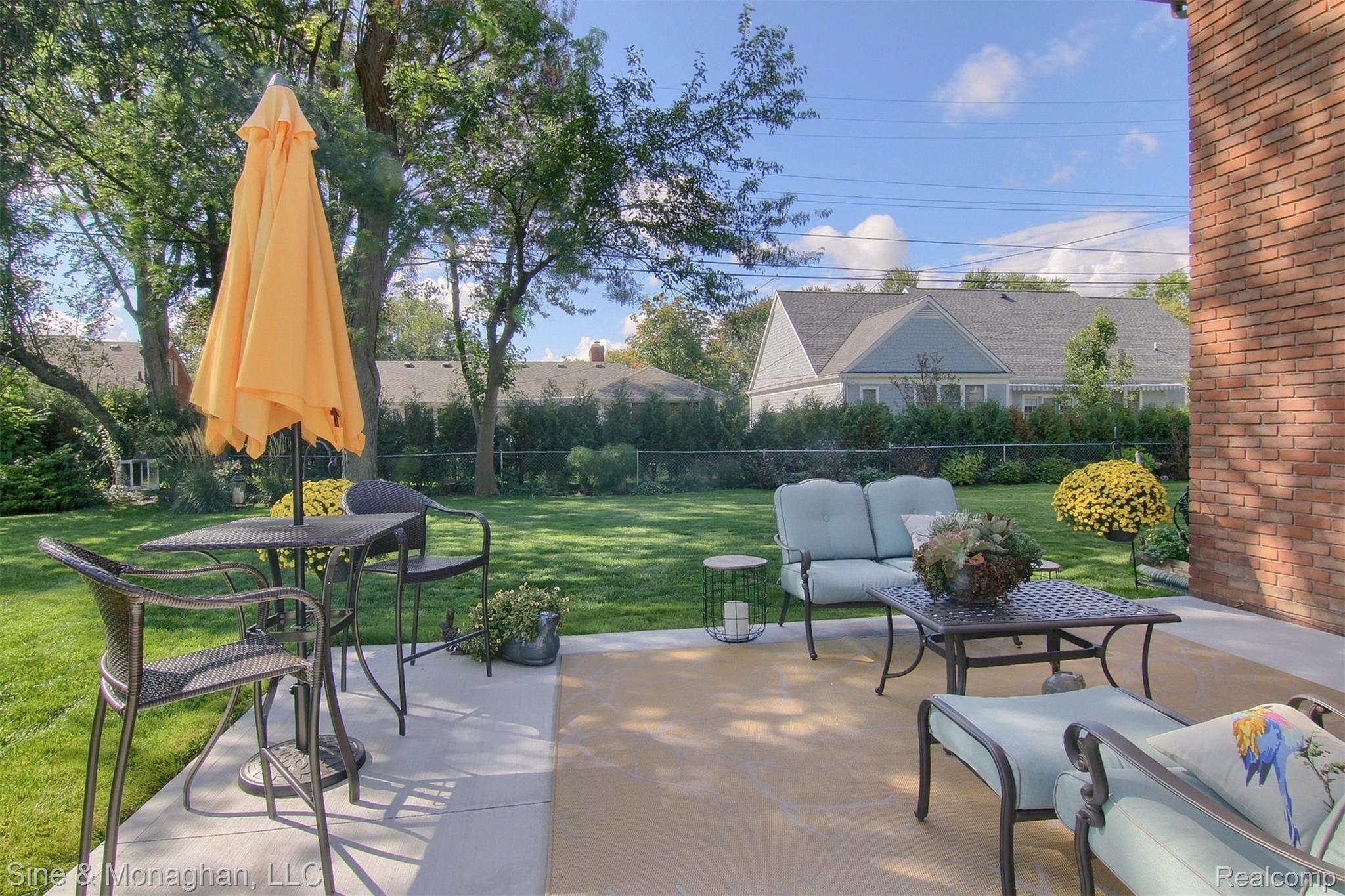 403 Barclay Road Grosse Pointe, MI 48236 - Photo 26 of 29 30-Patio 2nd View.jpg
