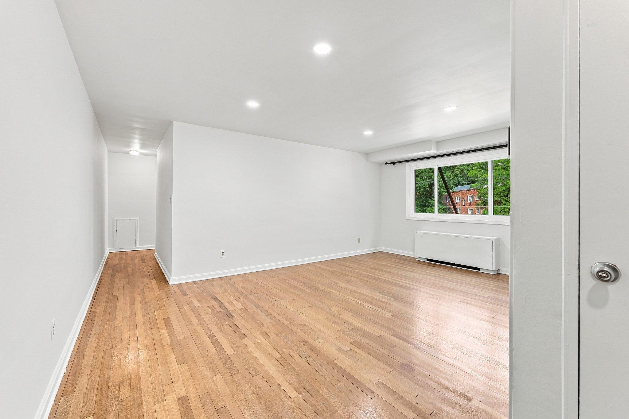 95 East Wayne Avenue, Unit 212 Silver Spring, MD 20901 - Photo 6 of 30 Living room