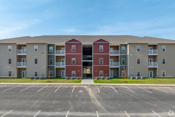 $1,415 | 15 Millswood Drive, Unit A212, Clarksville, TN 37042