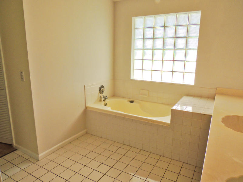189 Cove Road Greenacres, FL 33413 - Photo 23 of 30 DSCN0688