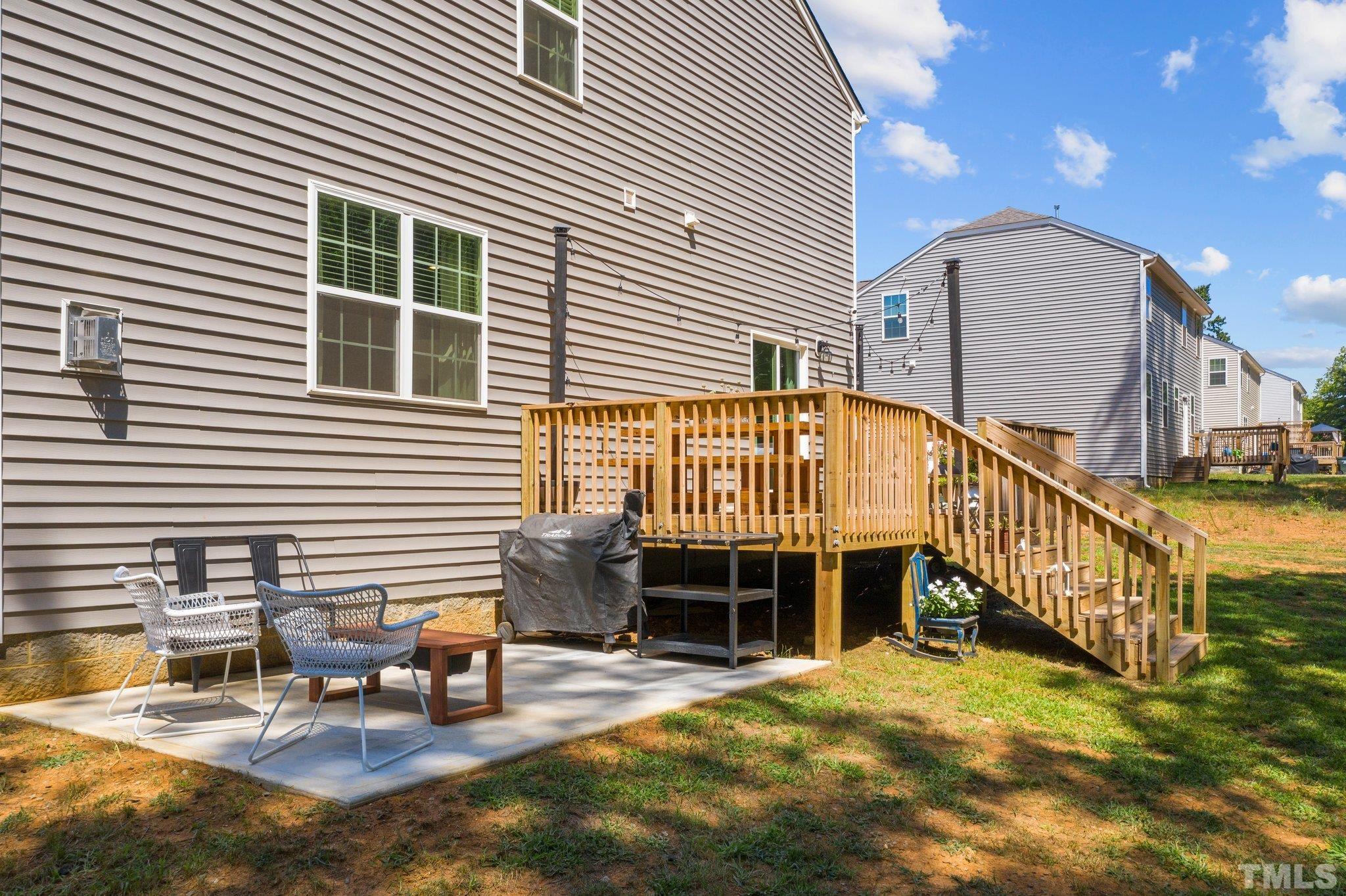 3116 Longpine Road Burlington, NC 27215 - Photo 25 of 29 a balcony with table and chairs