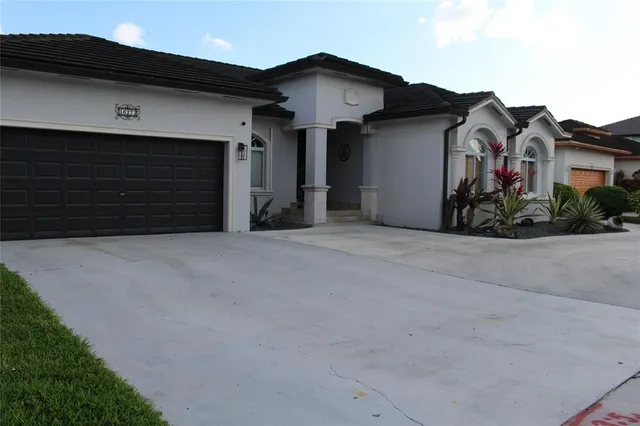 $999,999 | 16272 Southwest 42nd Terrace, Miami, FL 33185