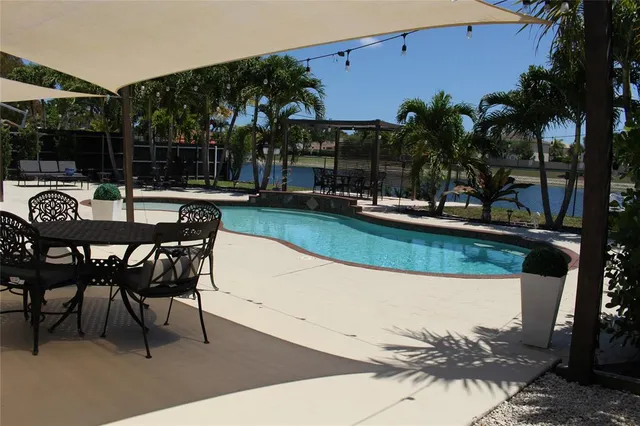 $999,999 | 16272 Southwest 42nd Terrace, Miami, FL 33185