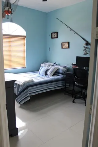 $999,999 | 16272 Southwest 42nd Terrace, Miami, FL 33185