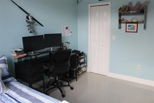 $999,999 | 16272 Southwest 42nd Terrace, Miami, FL 33185