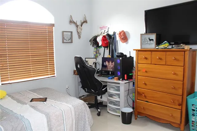 $999,999 | 16272 Southwest 42nd Terrace, Miami, FL 33185