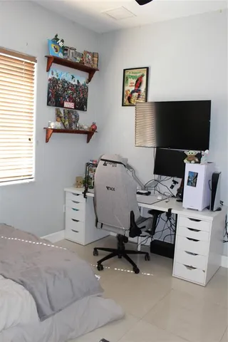 $999,999 | 16272 Southwest 42nd Terrace, Miami, FL 33185