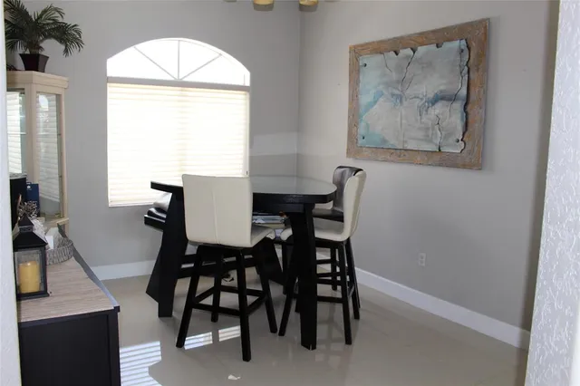 $999,999 | 16272 Southwest 42nd Terrace, Miami, FL 33185