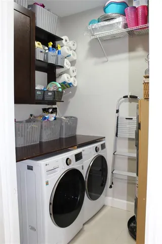 $999,999 | 16272 Southwest 42nd Terrace, Miami, FL 33185