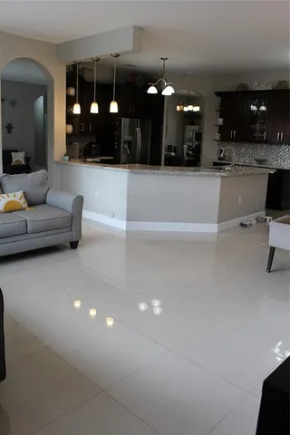 $999,999 | 16272 Southwest 42nd Terrace, Miami, FL 33185