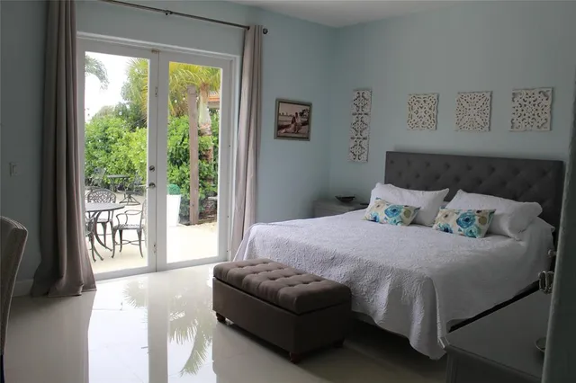 $999,999 | 16272 Southwest 42nd Terrace, Miami, FL 33185