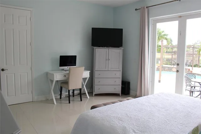 $999,999 | 16272 Southwest 42nd Terrace, Miami, FL 33185