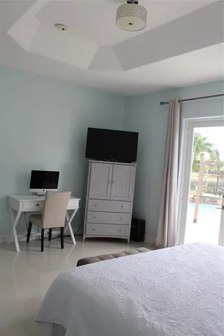 $999,999 | 16272 Southwest 42nd Terrace, Miami, FL 33185