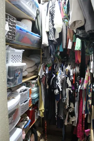 $999,999 | 16272 Southwest 42nd Terrace, Miami, FL 33185