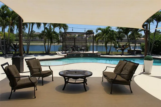 $999,999 | 16272 Southwest 42nd Terrace, Miami, FL 33185