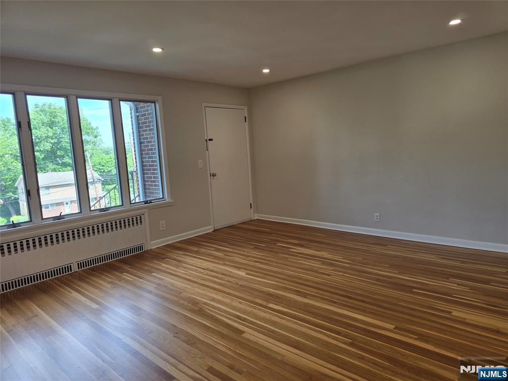 639 Oakdene Avenue, Unit 1 Ridgefield, NJ 07657 - Photo 3 of 27