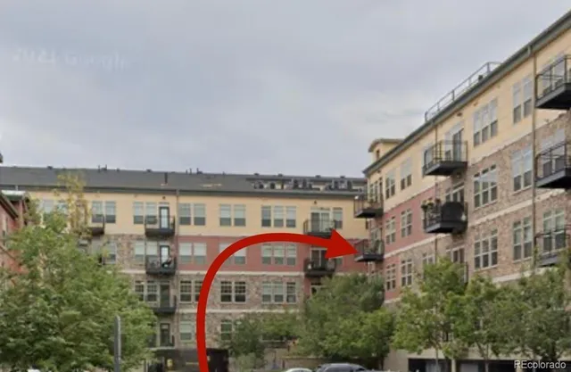 a picture of city view