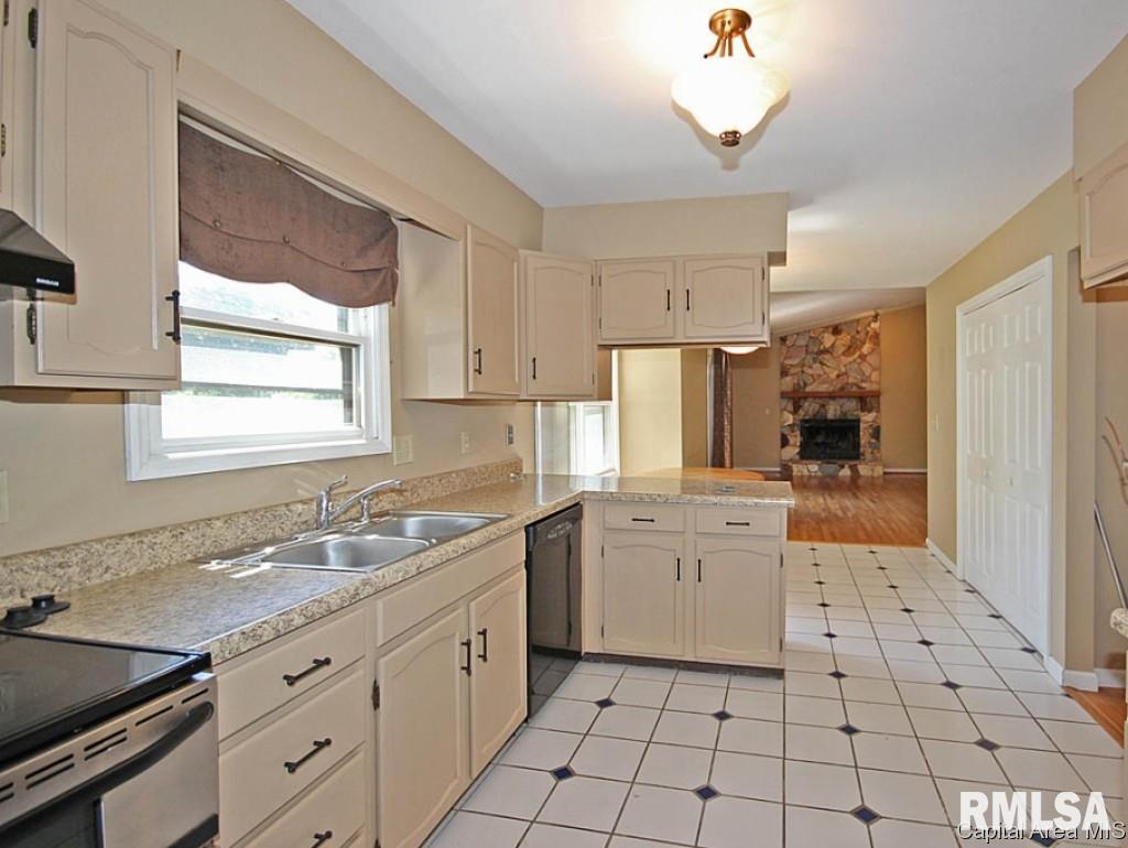 8115 Hunt Road Springfield, IL 62712 - Photo 13 of 36