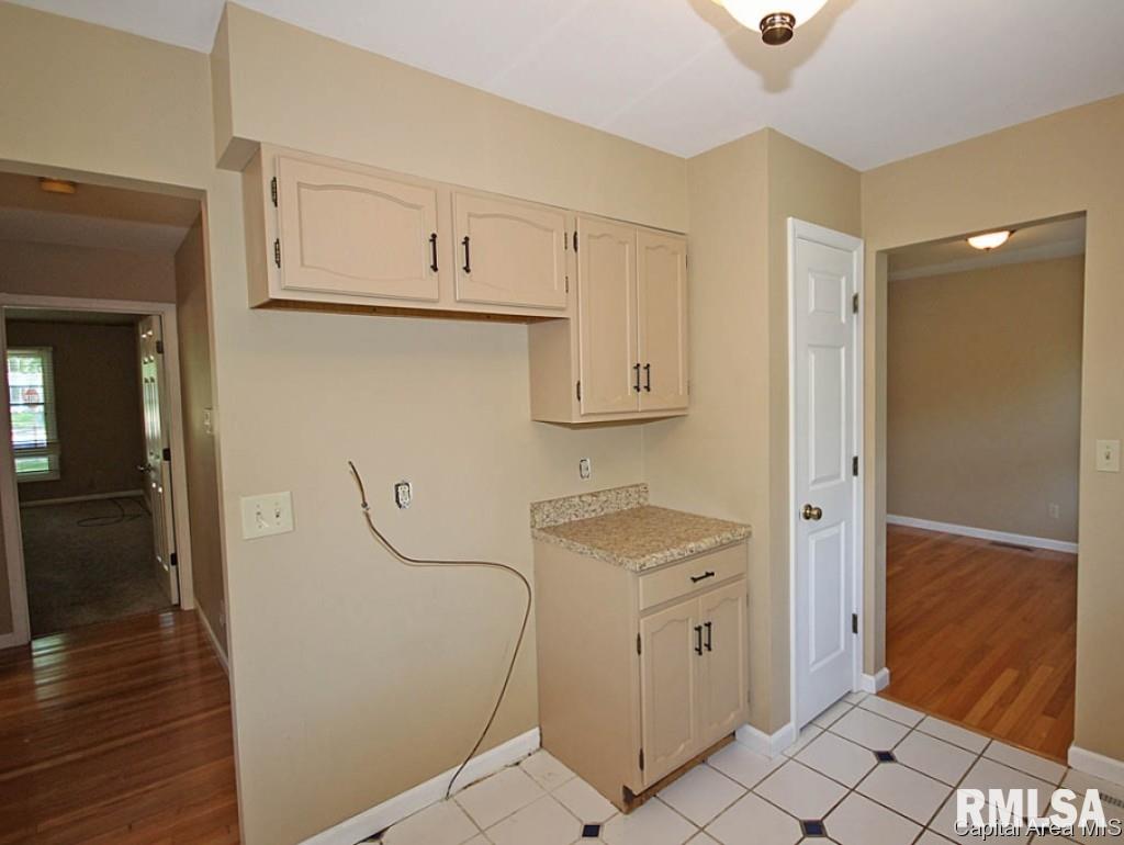 8115 Hunt Road Springfield, IL 62712 - Photo 15 of 36
