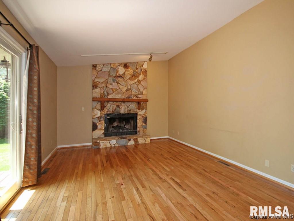 8115 Hunt Road Springfield, IL 62712 - Photo 7 of 36