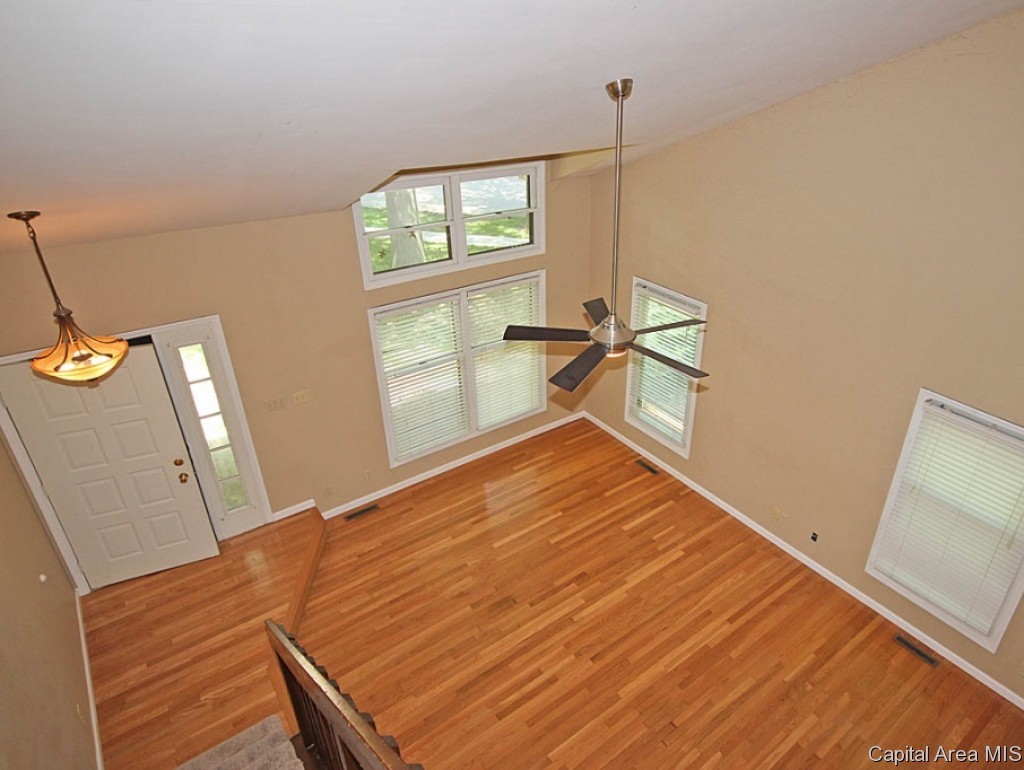8115 Hunt Road Springfield, IL 62712 - Photo 9 of 36