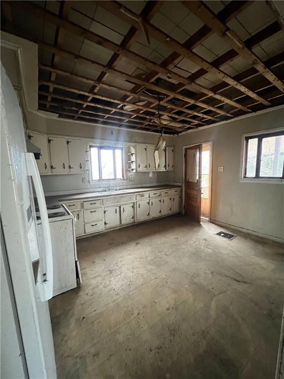 806 High Street New Castle, PA 16101 - Photo 5 of 15