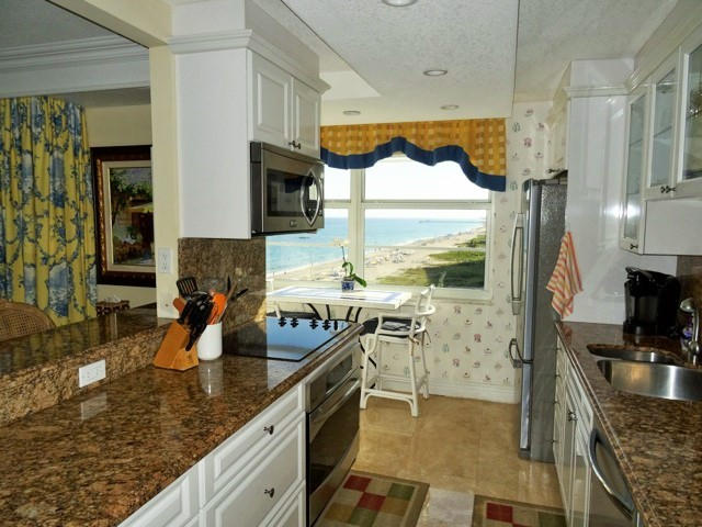 1200 South Ocean Boulevard, Unit 7A Boca Raton, FL 33432 - Photo 23 of 62 KITCHEN