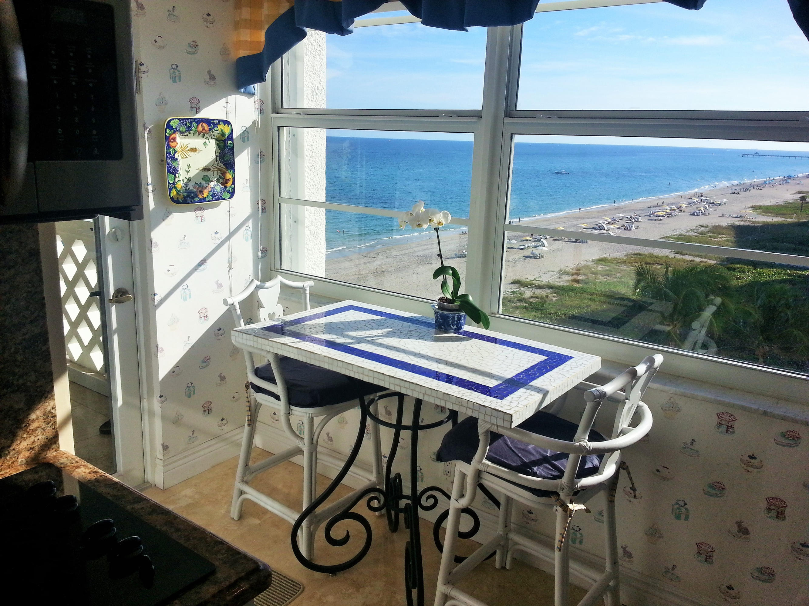 1200 South Ocean Boulevard, Unit 7A Boca Raton, FL 33432 - Photo 25 of 62 KITCHEN DINING AREA