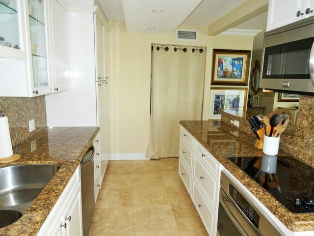 1200 South Ocean Boulevard, Unit 7A Boca Raton, FL 33432 - Photo 26 of 62 KITCHEN