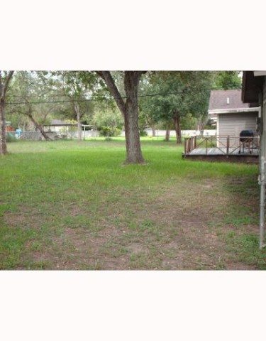 1813 Encino Avenue Alice, TX 78332 - Photo 4 of 4 a view of outdoor space yard and mountain