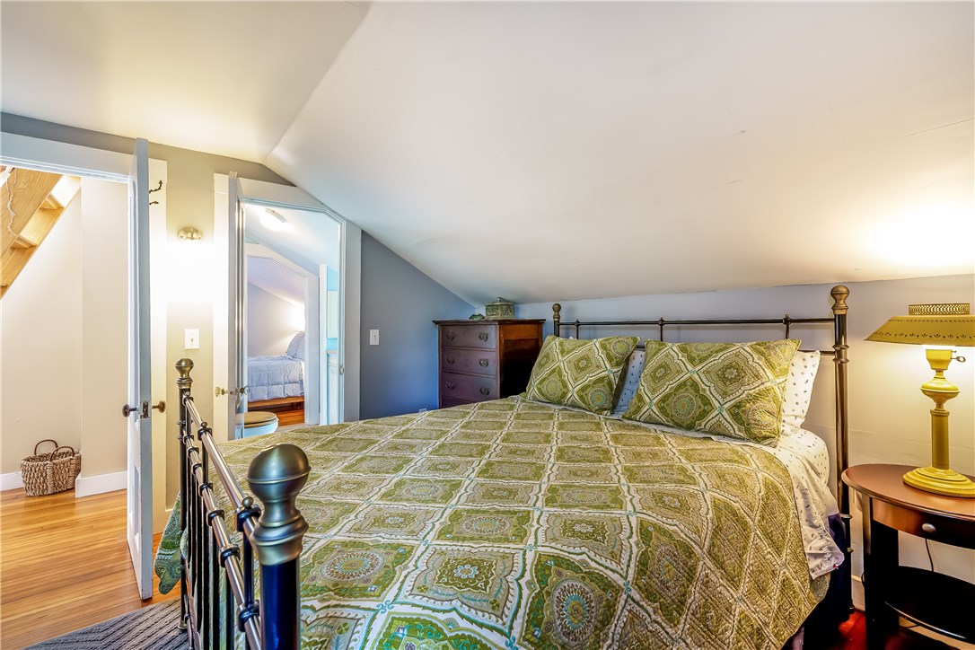 13 Goodwin Street Newport, RI 02840 - Photo 17 of 47