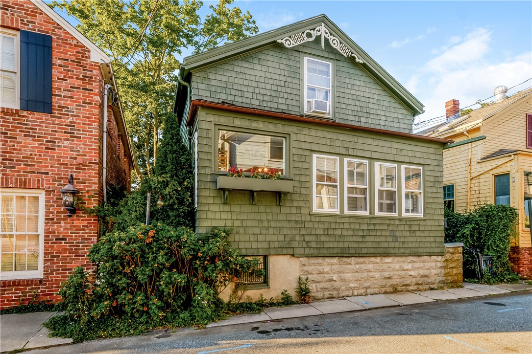 13 Goodwin Street Newport, RI 02840 - Photo 2 of 47 Andrew J. Kirwin House circa 1895.