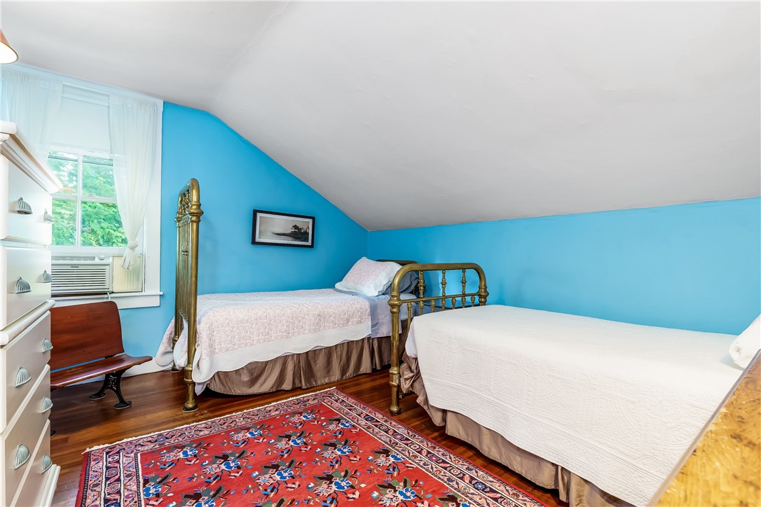 13 Goodwin Street Newport, RI 02840 - Photo 23 of 47