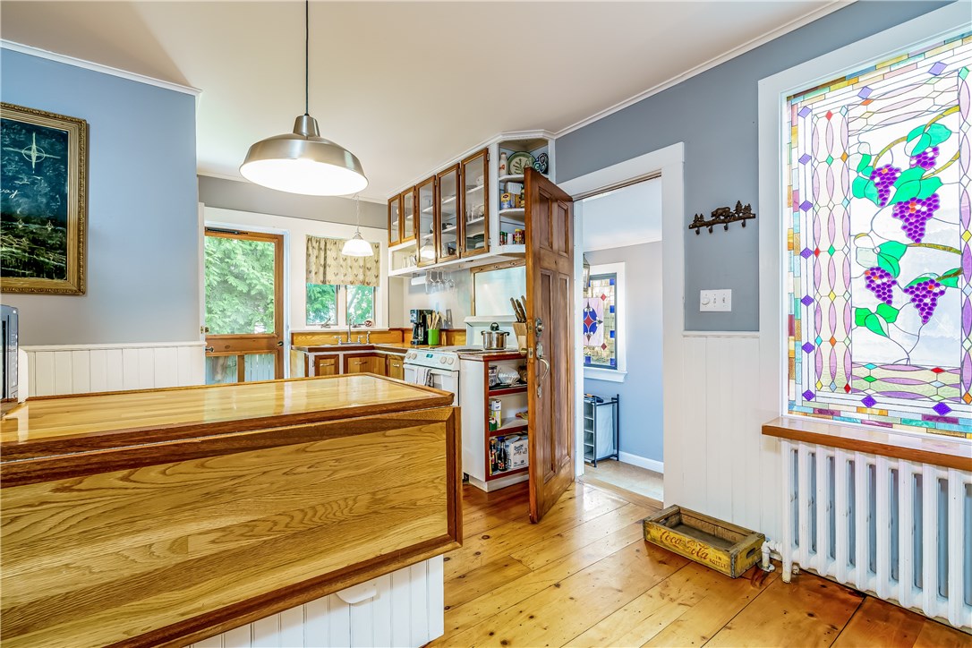 13 Goodwin Street Newport, RI 02840 - Photo 6 of 47