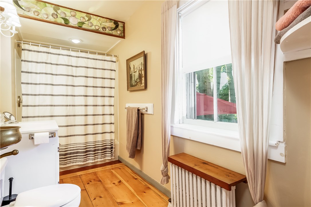 13 Goodwin Street Newport, RI 02840 - Photo 8 of 47