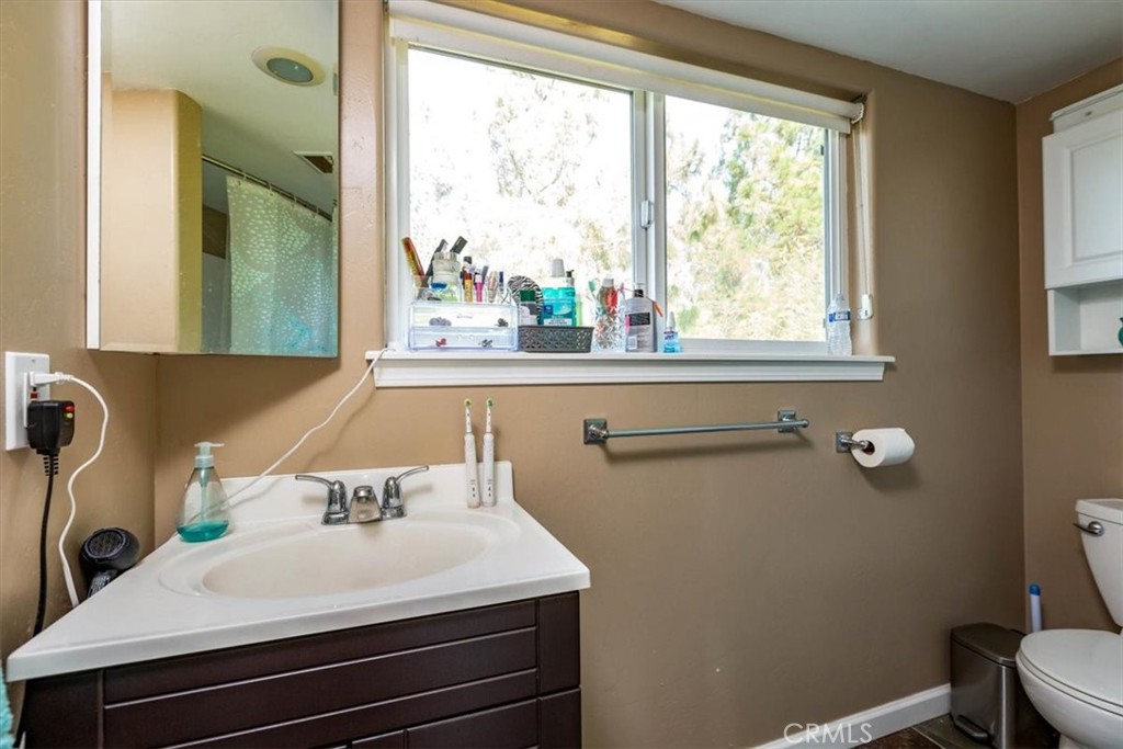 225 Hacienda Avenue San Luis Obispo, CA 93401 - Photo 47 of 75 Apartment bath