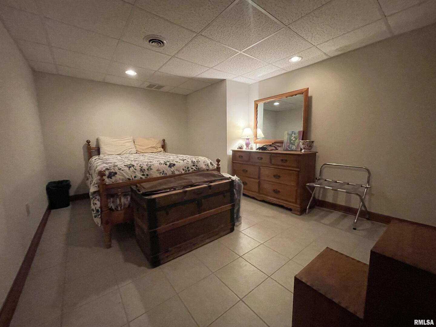 2479 New Era Road Murphysboro, IL 62966 - Photo 45 of 86 a bed room with a bed and a window