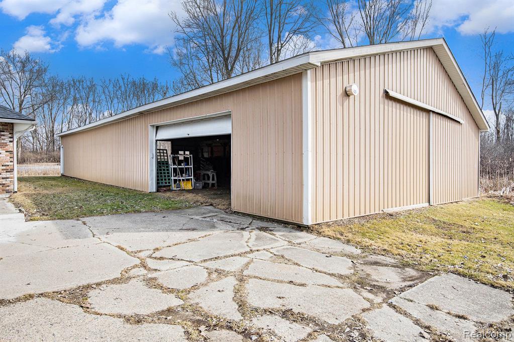 6126 North Belsay Road Flint, MI 48506 - Photo 25 of 42