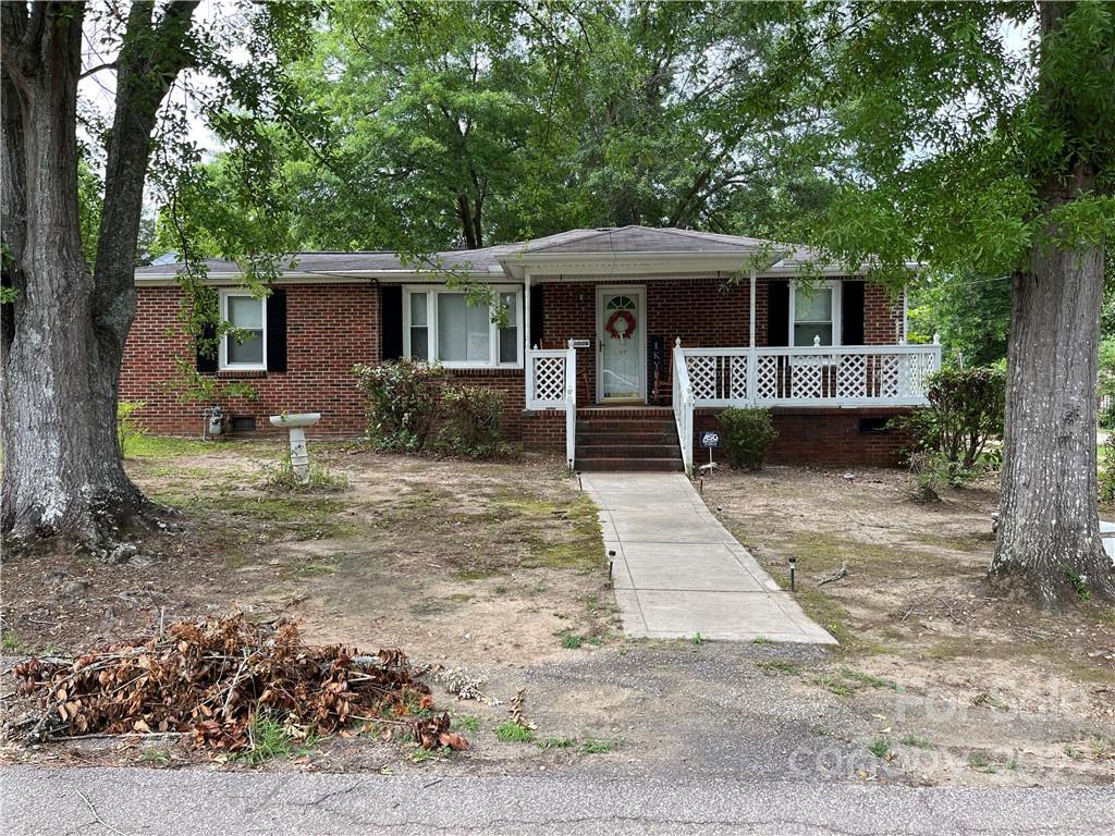 207 Ligon Street Chester, SC 29706 - Photo 1 of 15 Gallery Image 1