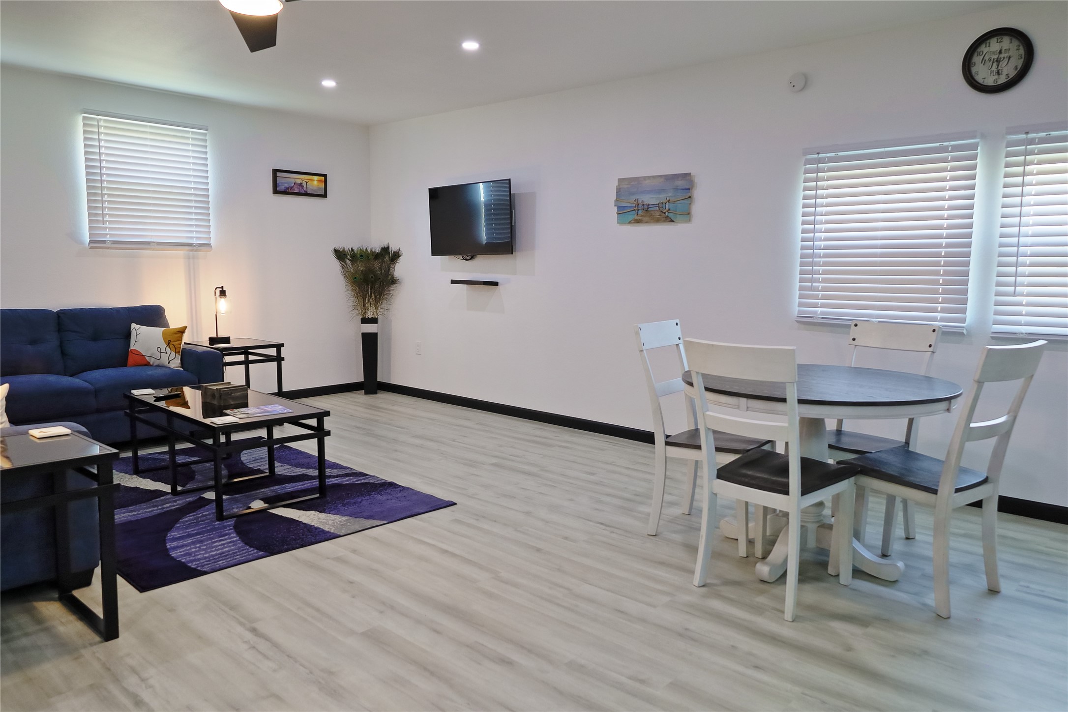 4402 Zelsky Road Freeport, TX 77541 - Photo 14 of 37 Unit B - Open Living