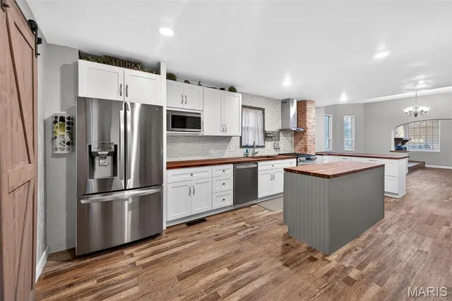 $215,000 | 105 South 4th Street, Dupo, IL 62239