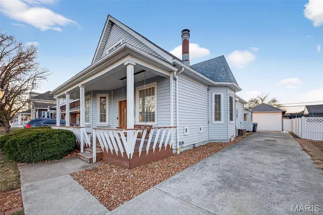 $215,000 | 105 South 4th Street, Dupo, IL 62239