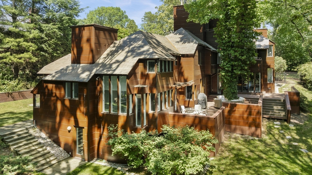 331 Heath Street Brookline, MA 02467 - Photo 2 of 31